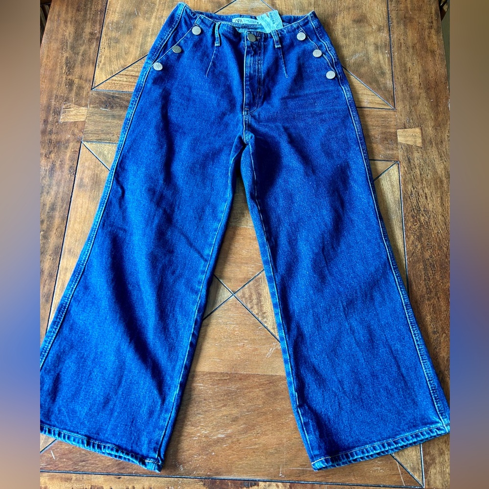 Zara Cropped Wide Leg Flare Blue Jeans With Gold Buttons, size 6